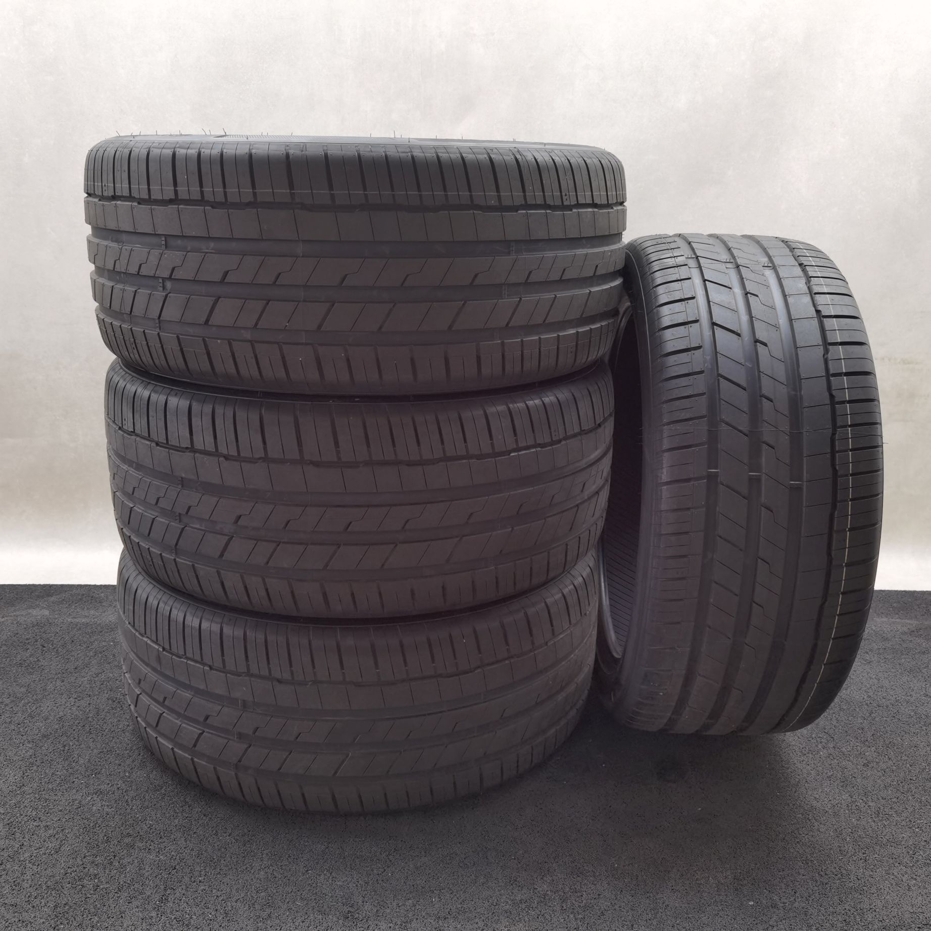 Hankook Ventus S1 evo3 SUV (K127A) 295/40 R22 Sommerreifen