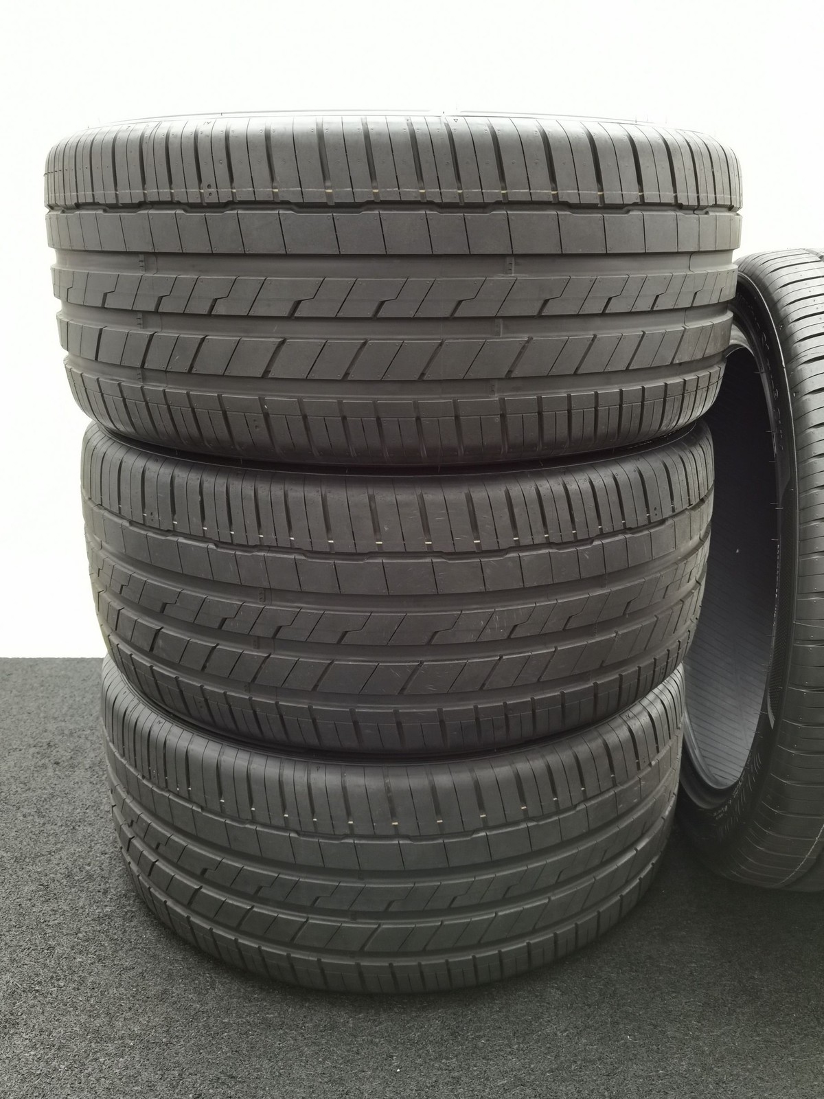 Hankook Ventus S1 evo3 SUV (K127A) 295/40 R22 Sommerreifen – Bild 2