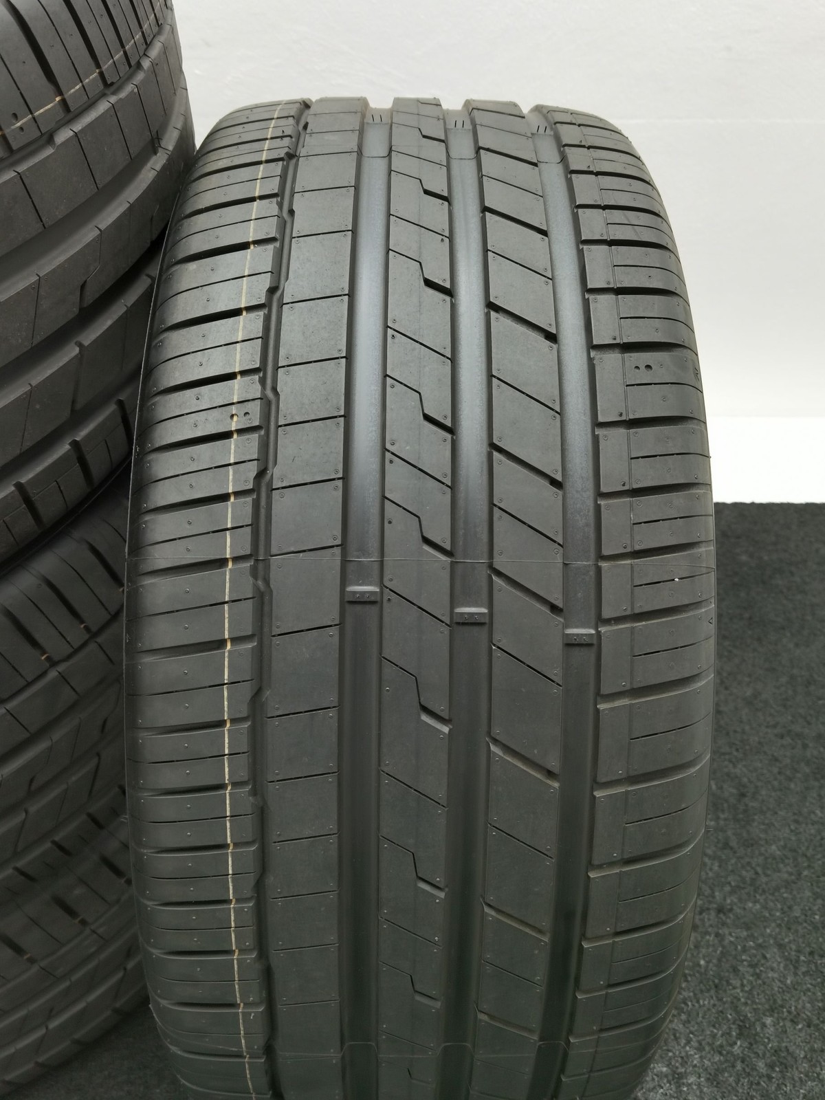Hankook Ventus S1 evo3 SUV (K127A) 295/40 R22 Sommerreifen – Bild 3