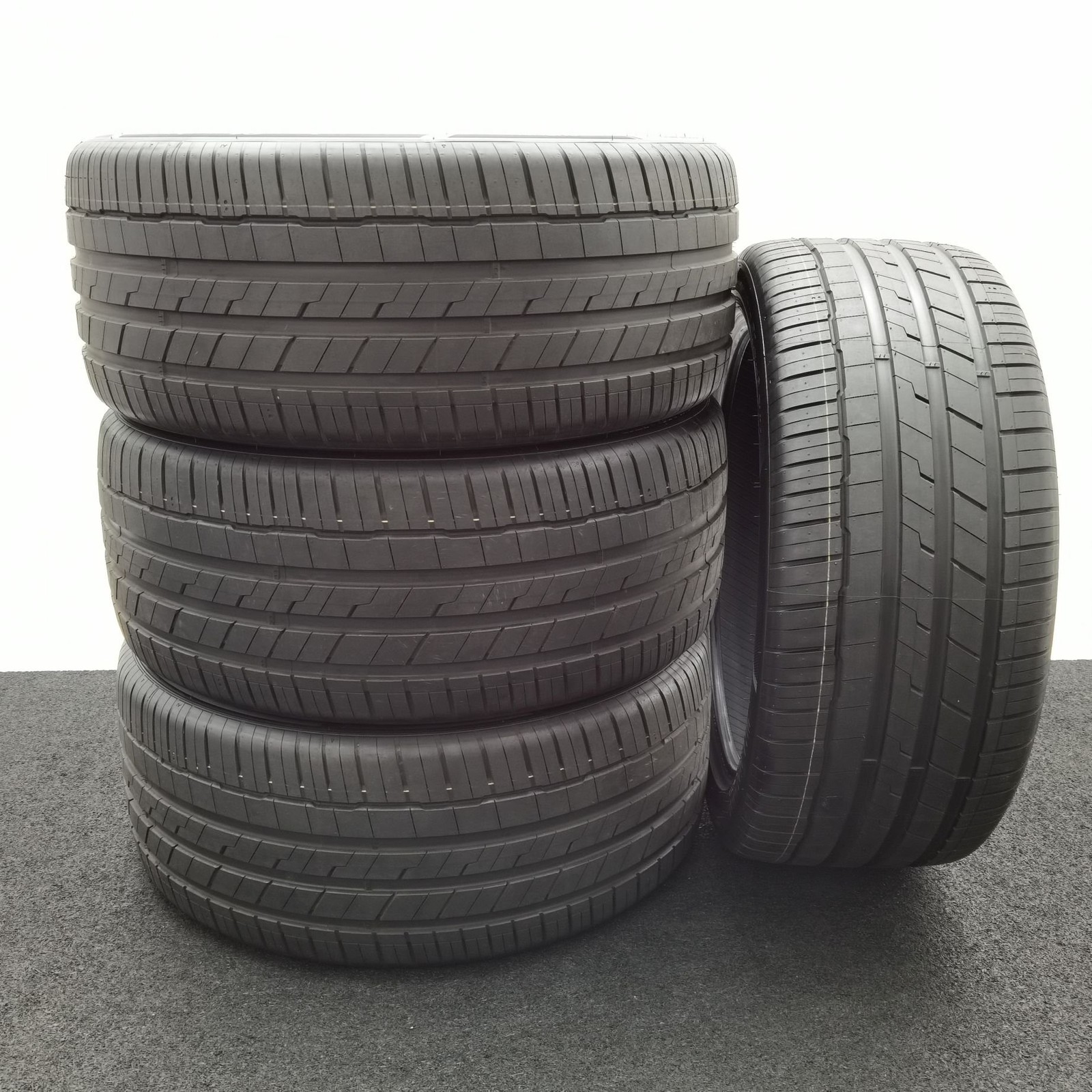 Hankook Ventus S1 evo3 SUV (K127A) 295/40 R22 Sommerreifen