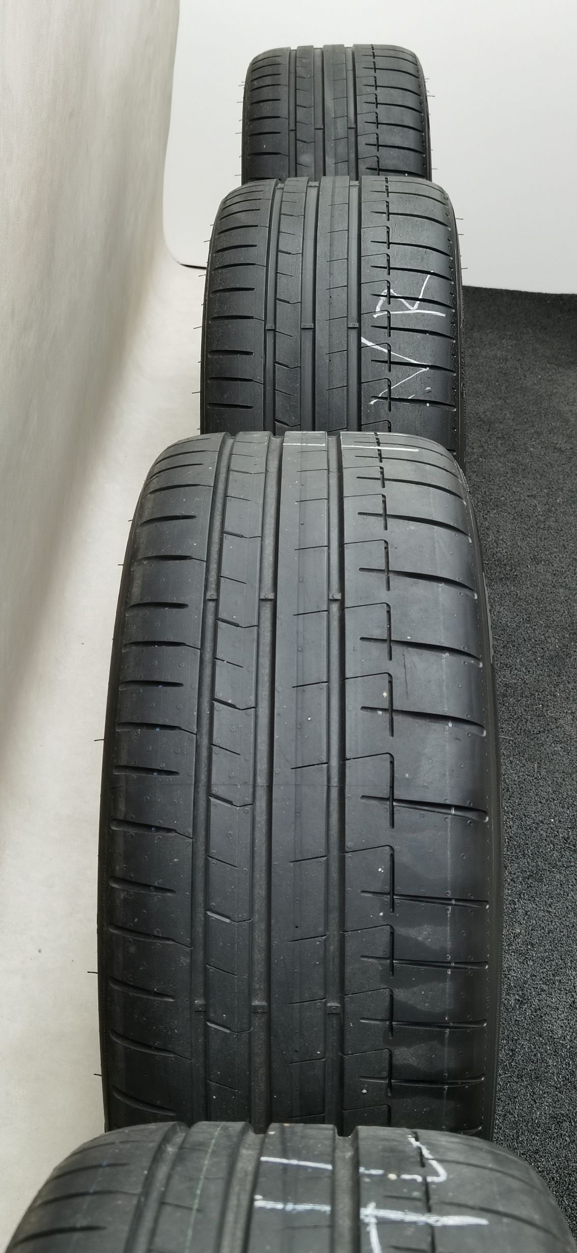 19 Zoll Audi 5-Y-Speichen Schwarz matt Sommerräder / Pirelli P-Zero R (R1) 265/30 R19 – Bild 2