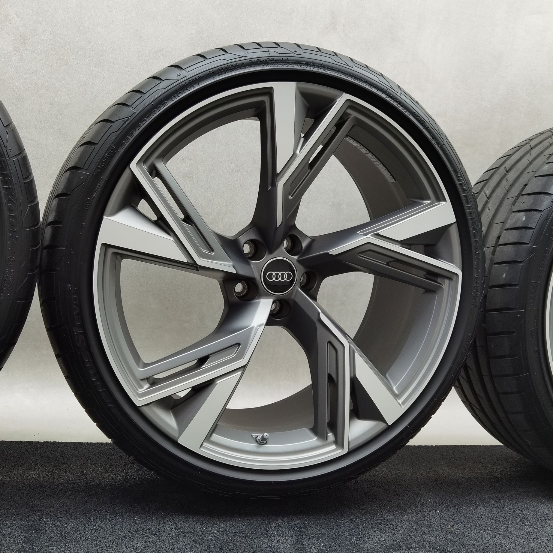 22 Zoll Audi 5-V-Speichen-Trapez Titan matt, glanzgedreht Sommerräder / Hankook Ventus S1 evo3 (soundabsorber) (AO) 285/30 R22 – Bild 4
