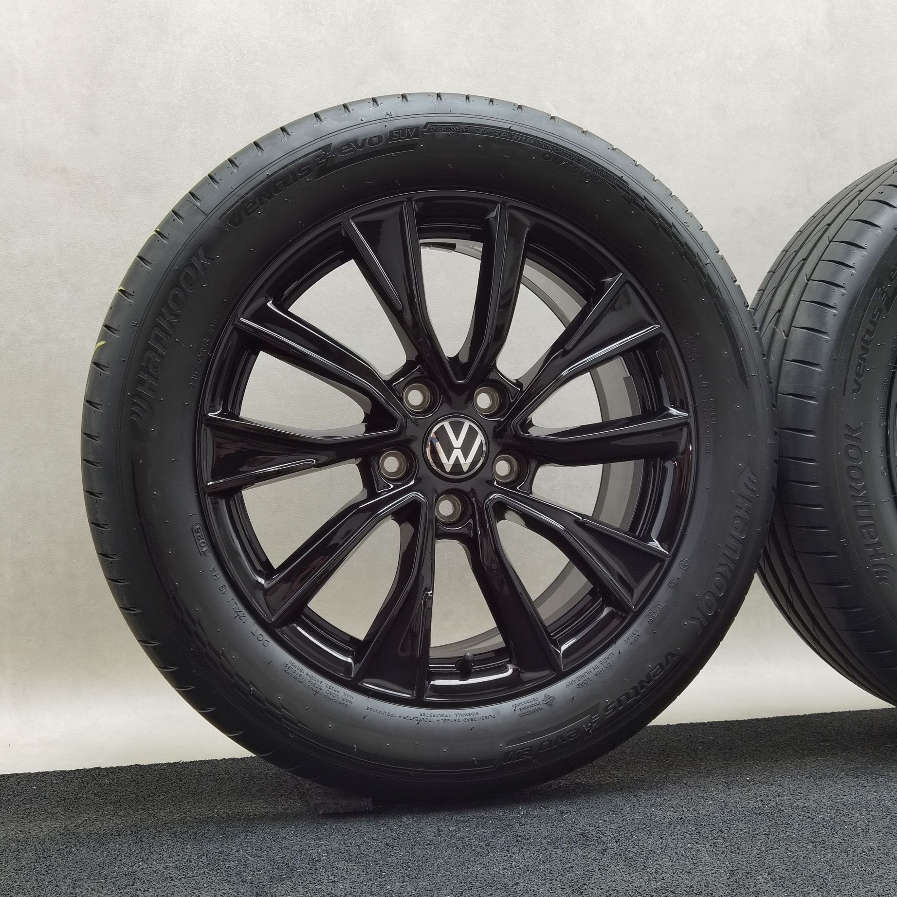 18 Zoll Volkswagen Toshima Schwarz glänzend, glanzgedreht Sommerräder / Hankook Ventus evo SUV (K137A) 235/50 R18 – Bild 3
