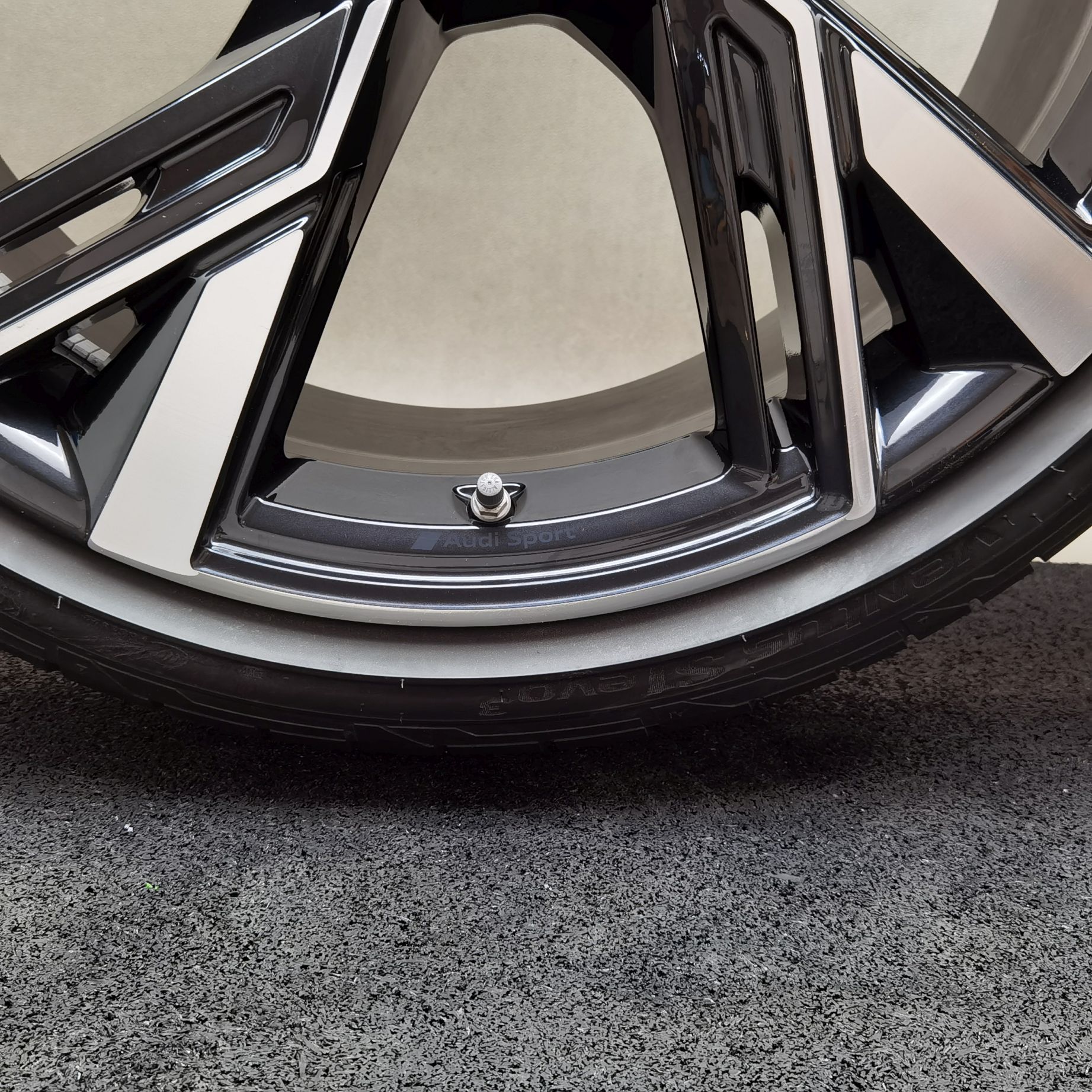 22 Zoll Audi 5-V-Speichen-Trapez Anthrazit glänzend, glanzgedreht Sommerräder / Hankook Ventus S1 evo3 (soundabsorber) (AO) 285/30 R22 – Bild 6