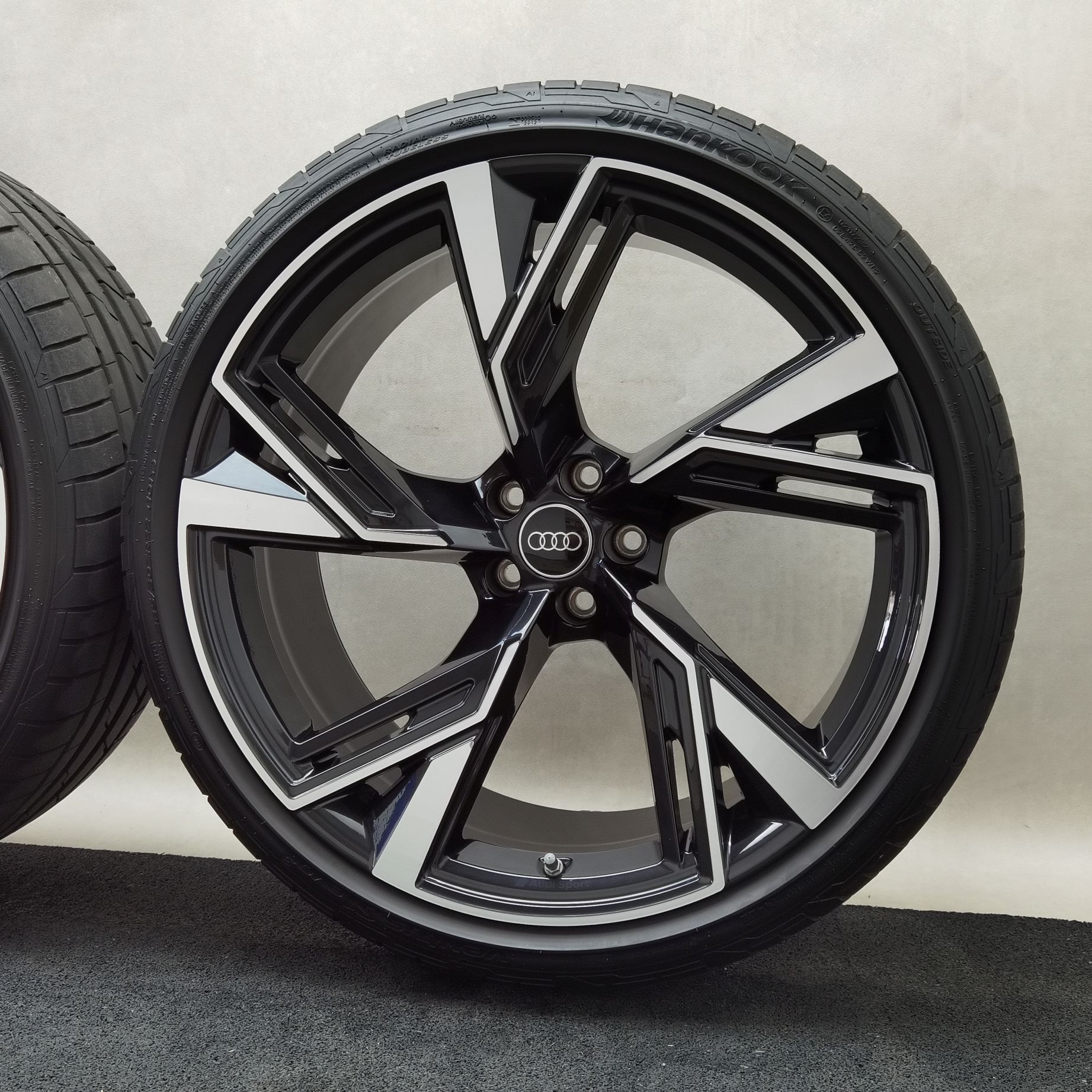 22 Zoll Audi 5-V-Speichen-Trapez Anthrazit glänzend, glanzgedreht Sommerräder / Hankook Ventus S1 evo3 (soundabsorber) (AO) 285/30 R22 – Bild 9