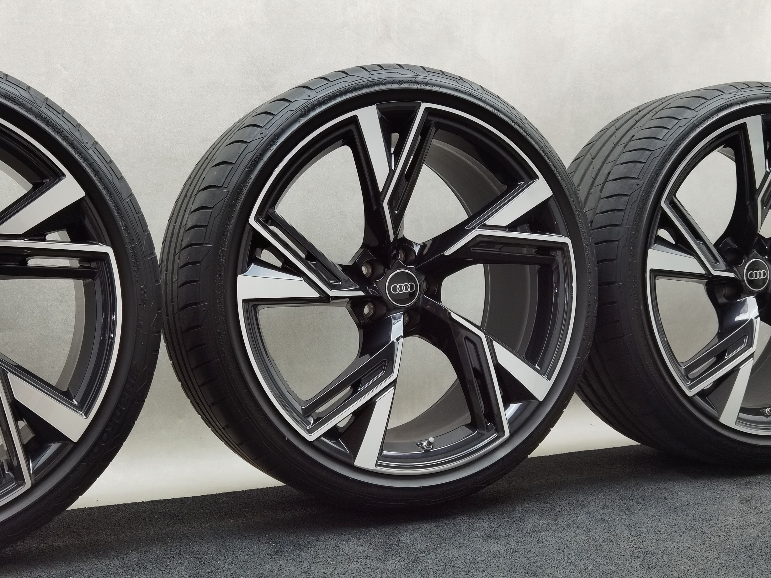 22 Zoll Audi 5-V-Speichen-Trapez Anthrazit glänzend, glanzgedreht Sommerräder / Hankook Ventus S1 evo3 (soundabsorber) (AO) 285/30 R22