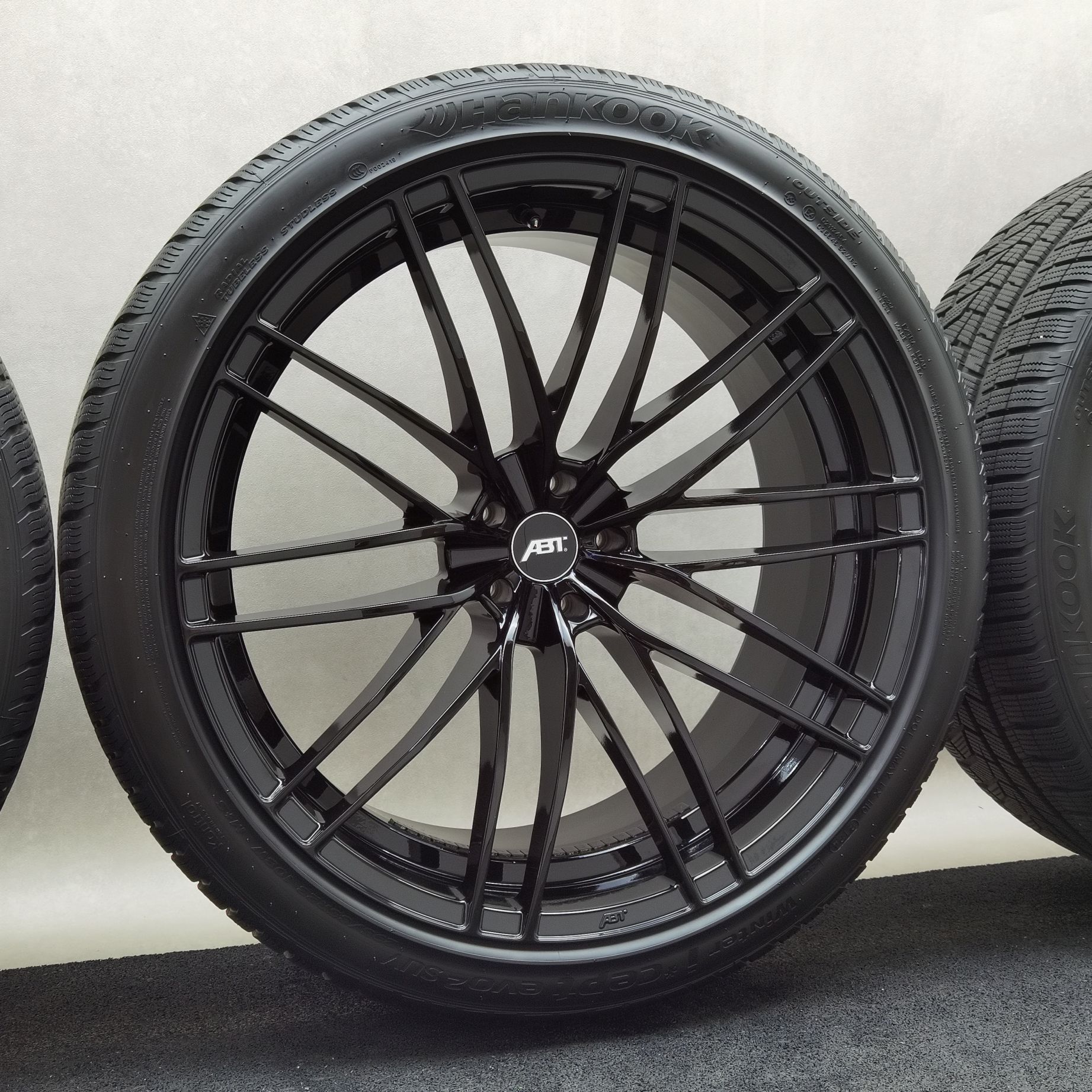 23 Zoll ABT Sportsline HR23 Glossy black Winterräder / Hankook Winter i*cept evo2 SUV W320A AO 295/35 R23 – Bild 4