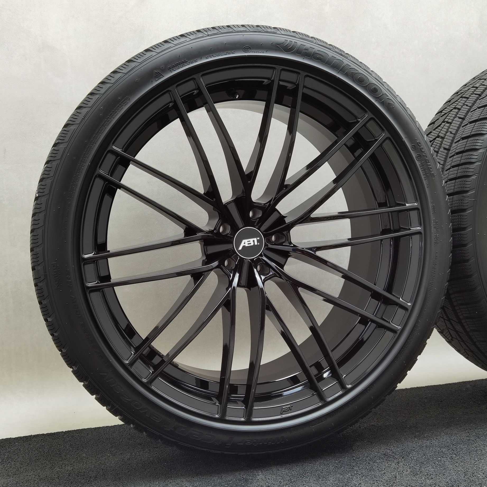 23 Zoll ABT Sportsline HR23 Glossy black Winterräder / Hankook Winter i*cept evo2 SUV W320A AO 295/35 R23 – Bild 3