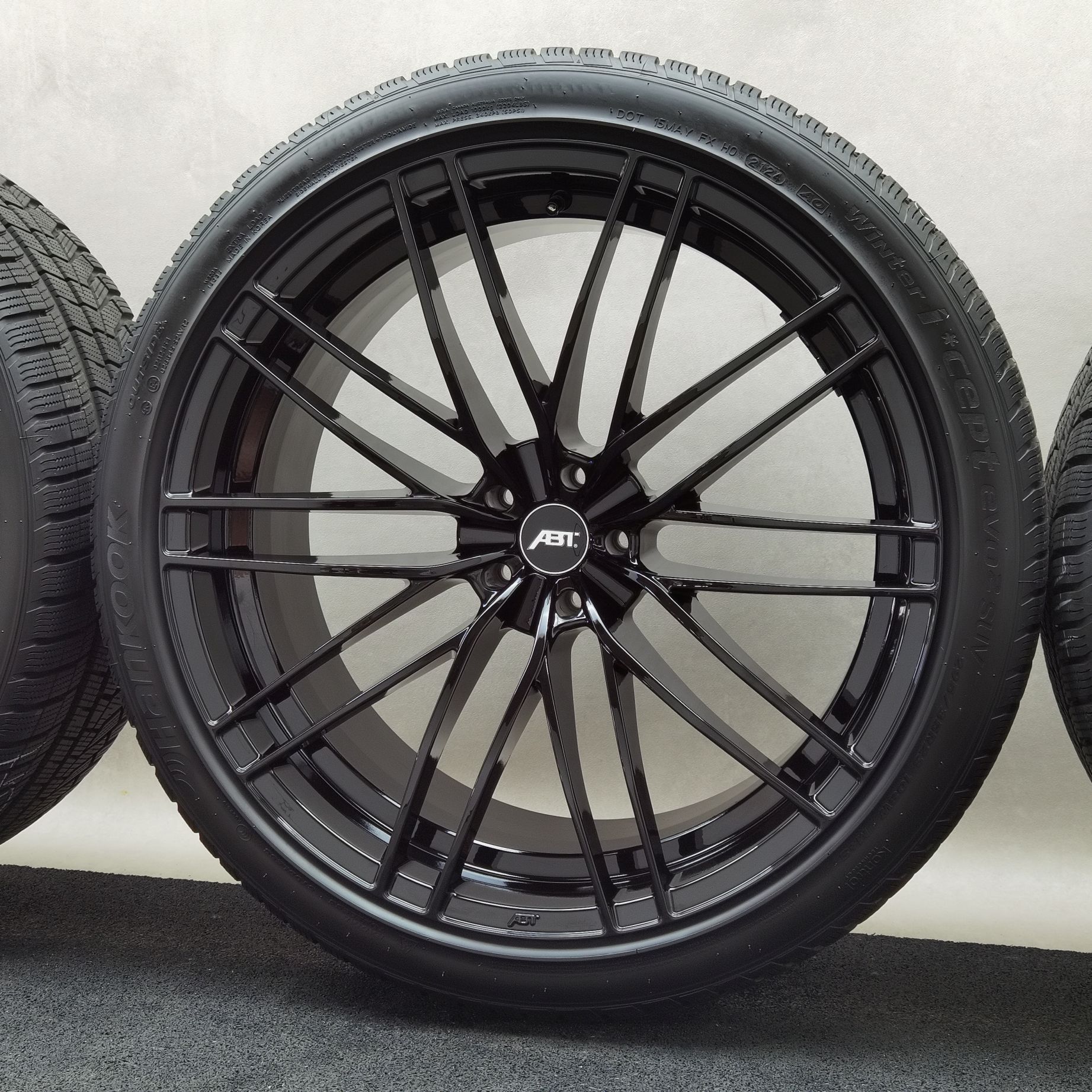 23 Zoll ABT Sportsline HR23 Glossy black Winterräder / Hankook Winter i*cept evo2 SUV W320A AO 295/35 R23 – Bild 5