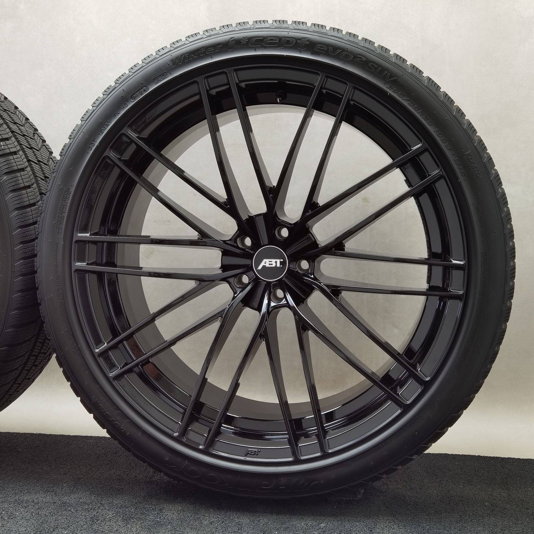 23 Zoll ABT Sportsline HR23 Glossy black Winterräder / Hankook Winter i*cept evo2 SUV W320A AO 295/35 R23 – Bild 7