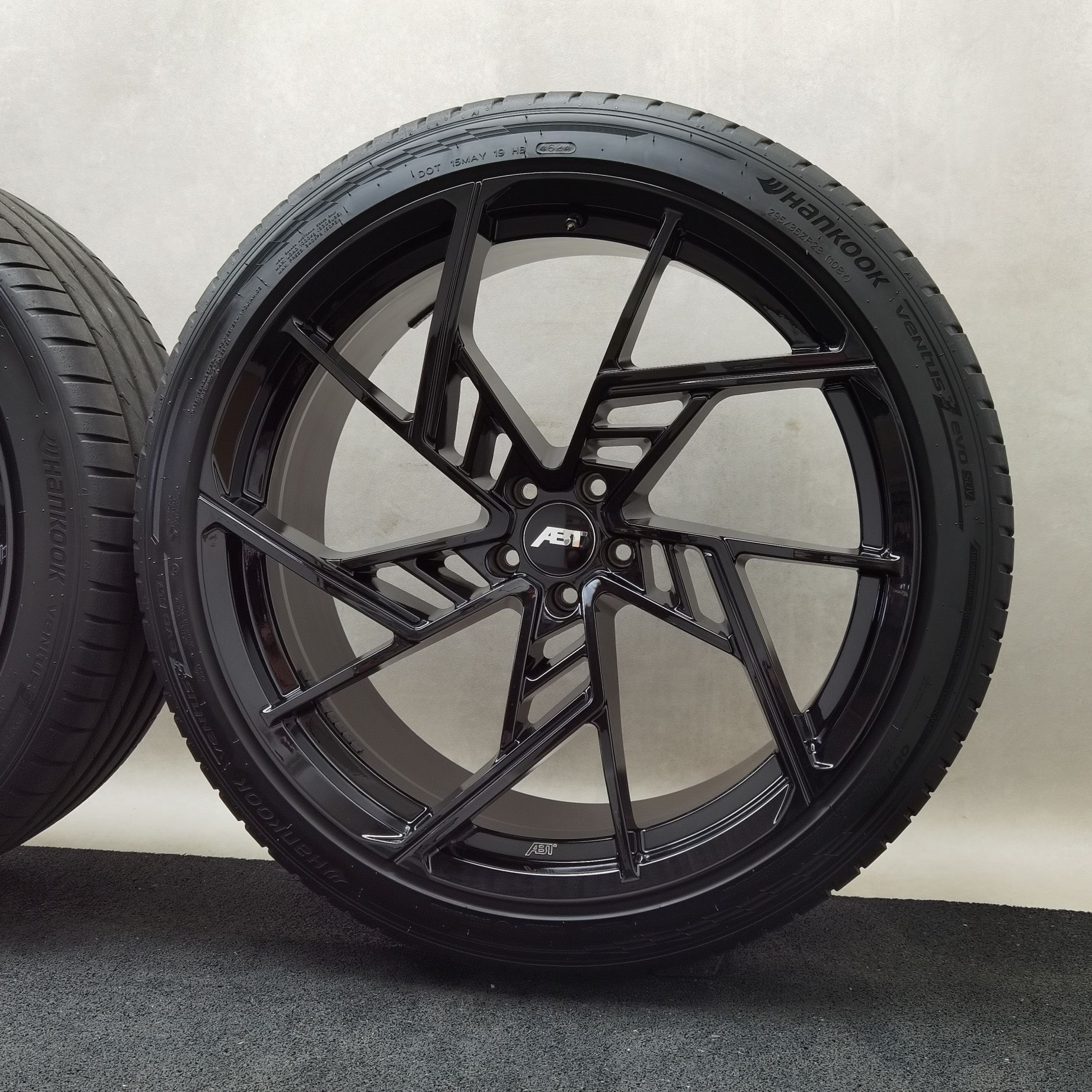23 Zoll ABT Sportsline IR23 Glossy black Sommerräder / Hankook Ventus evo SUV 295/35 R23 – Bild 8