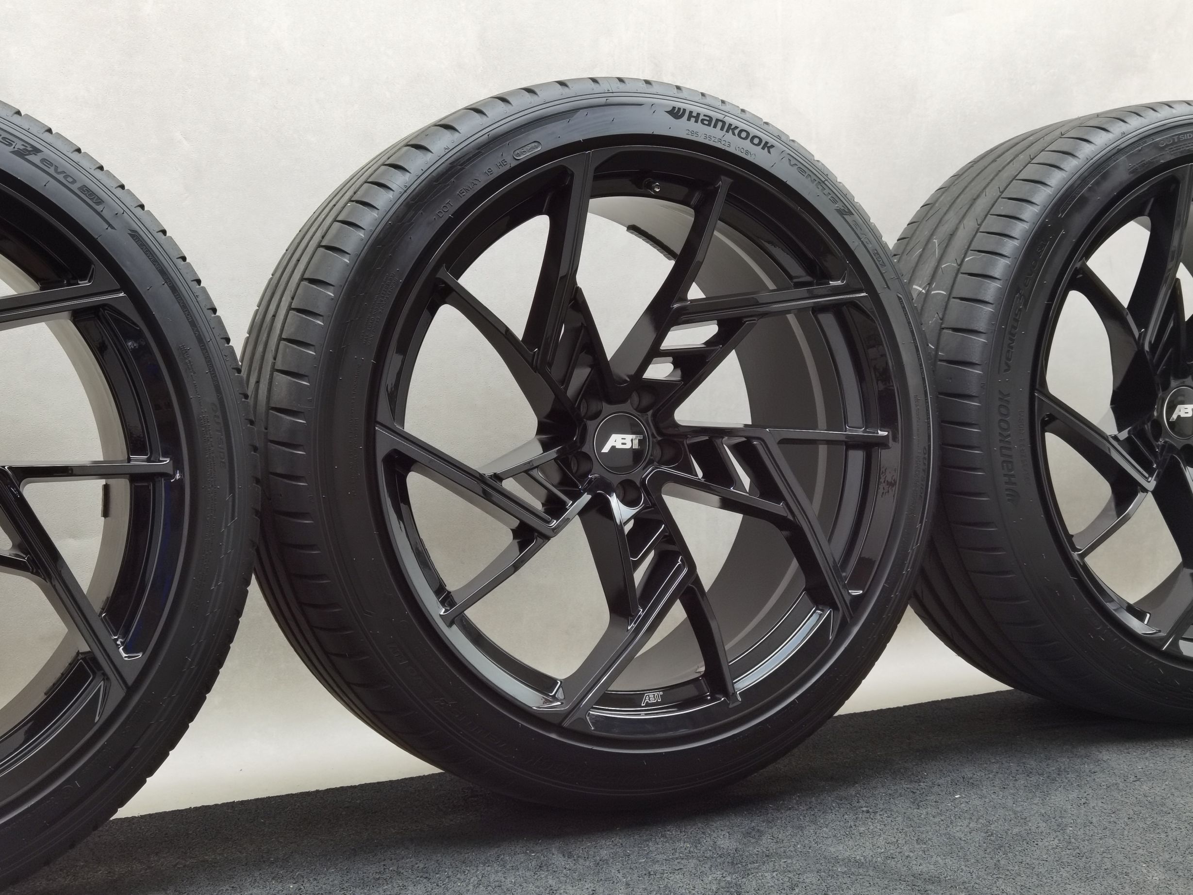 23 Zoll ABT Sportsline IR23 Glossy black Sommerräder / Hankook Ventus evo SUV 295/35 R23