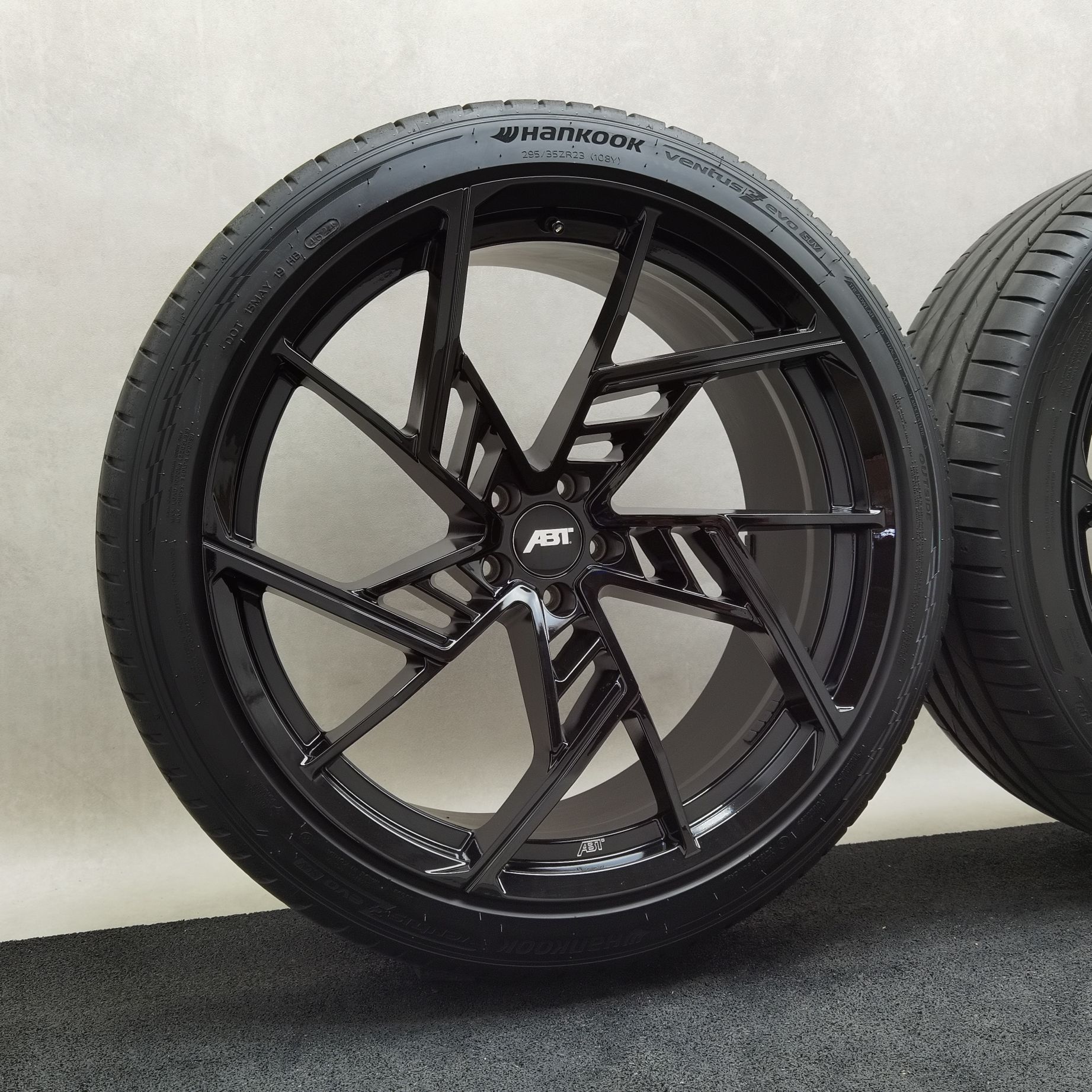 23 Zoll ABT Sportsline IR23 Glossy black Sommerräder / Hankook Ventus evo SUV 295/35 R23 – Bild 4