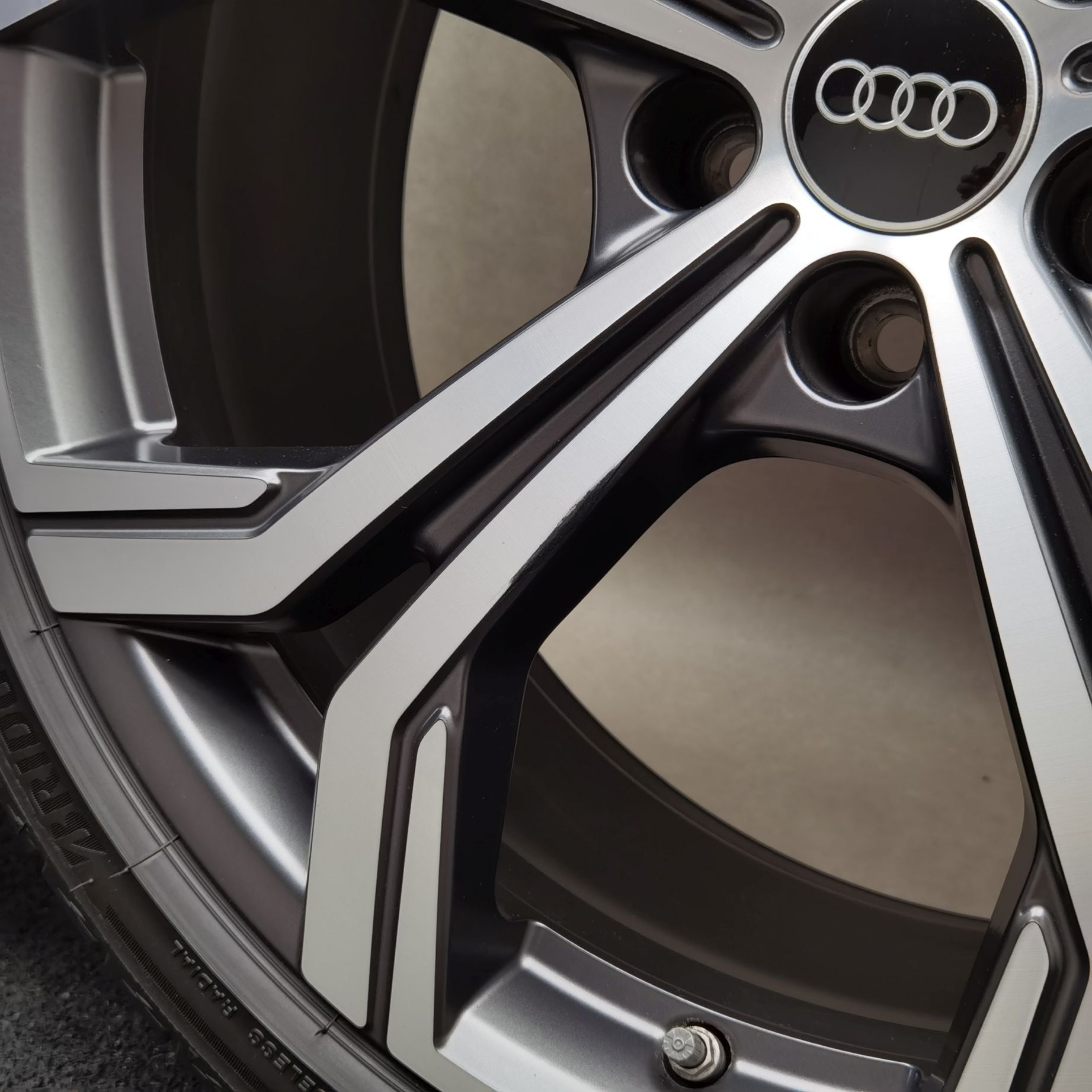 21 Zoll Audi 5-Doppelspeichen Grau Sommerräder / Bridgestone Turanza T005 B-Silent AO 255/35 R21 – Bild 6