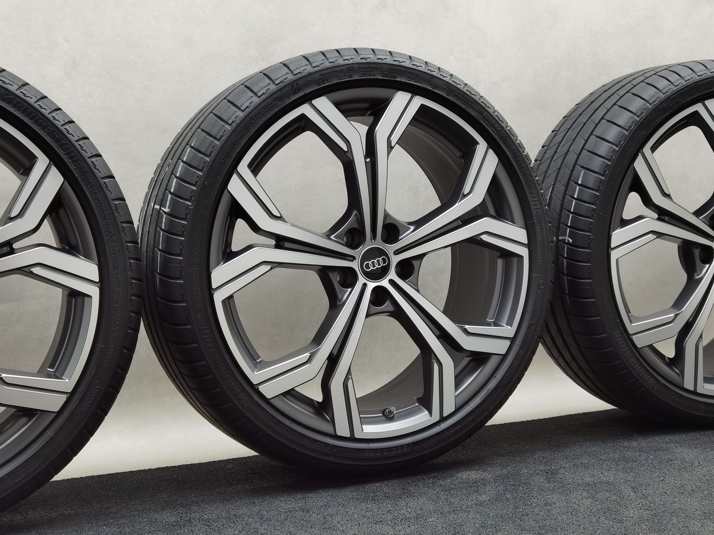 21 Zoll Audi 5-Doppelspeichen Grau Sommerräder / Bridgestone Turanza T005 B-Silent AO 255/35 R21