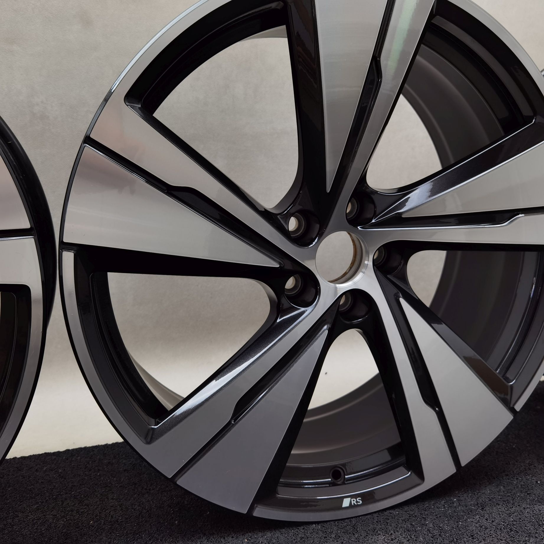 21 Zoll Audi 5-Arm-Split Schwarz metallic, glanzgedreht Alufelgen – Bild 9