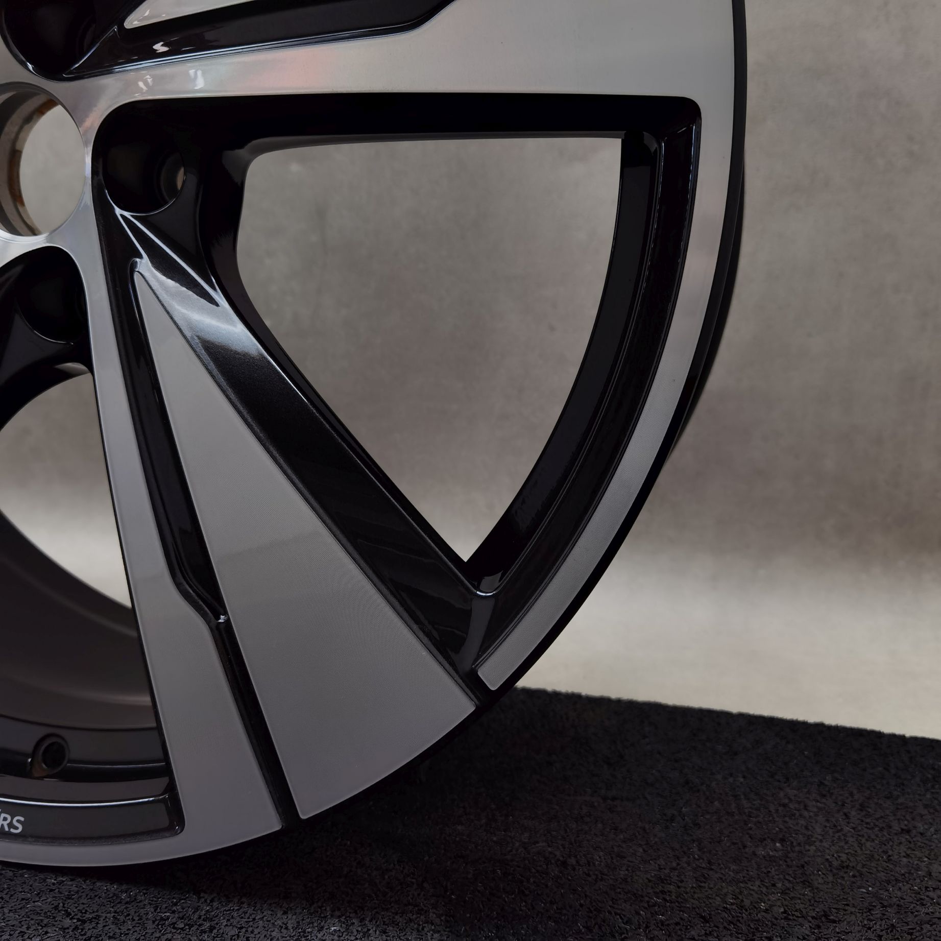 21 Zoll Audi 5-Arm-Split Schwarz metallic, glanzgedreht Alufelgen – Bild 15
