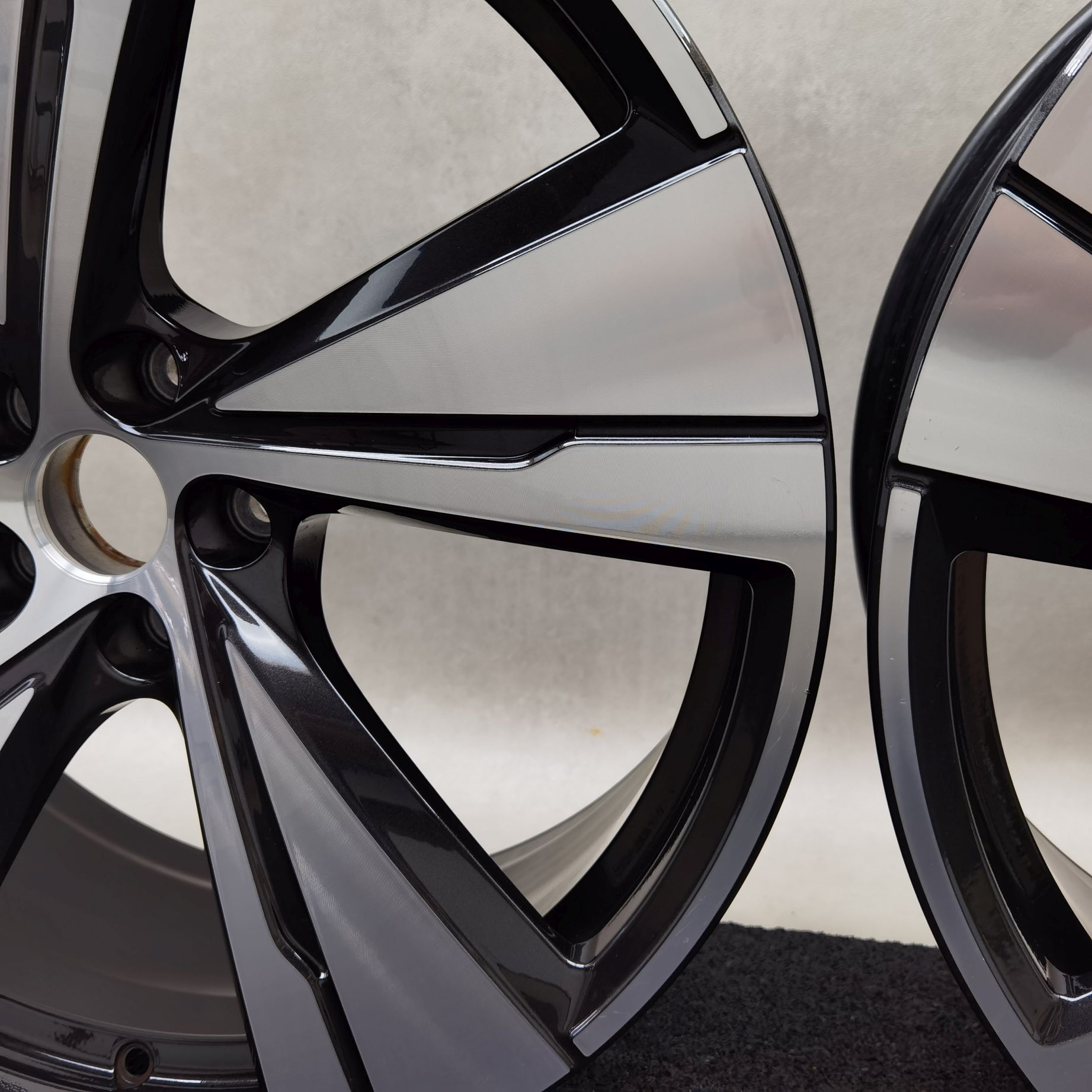 21 Zoll Audi 5-Arm-Split Schwarz metallic, glanzgedreht Alufelgen – Bild 7
