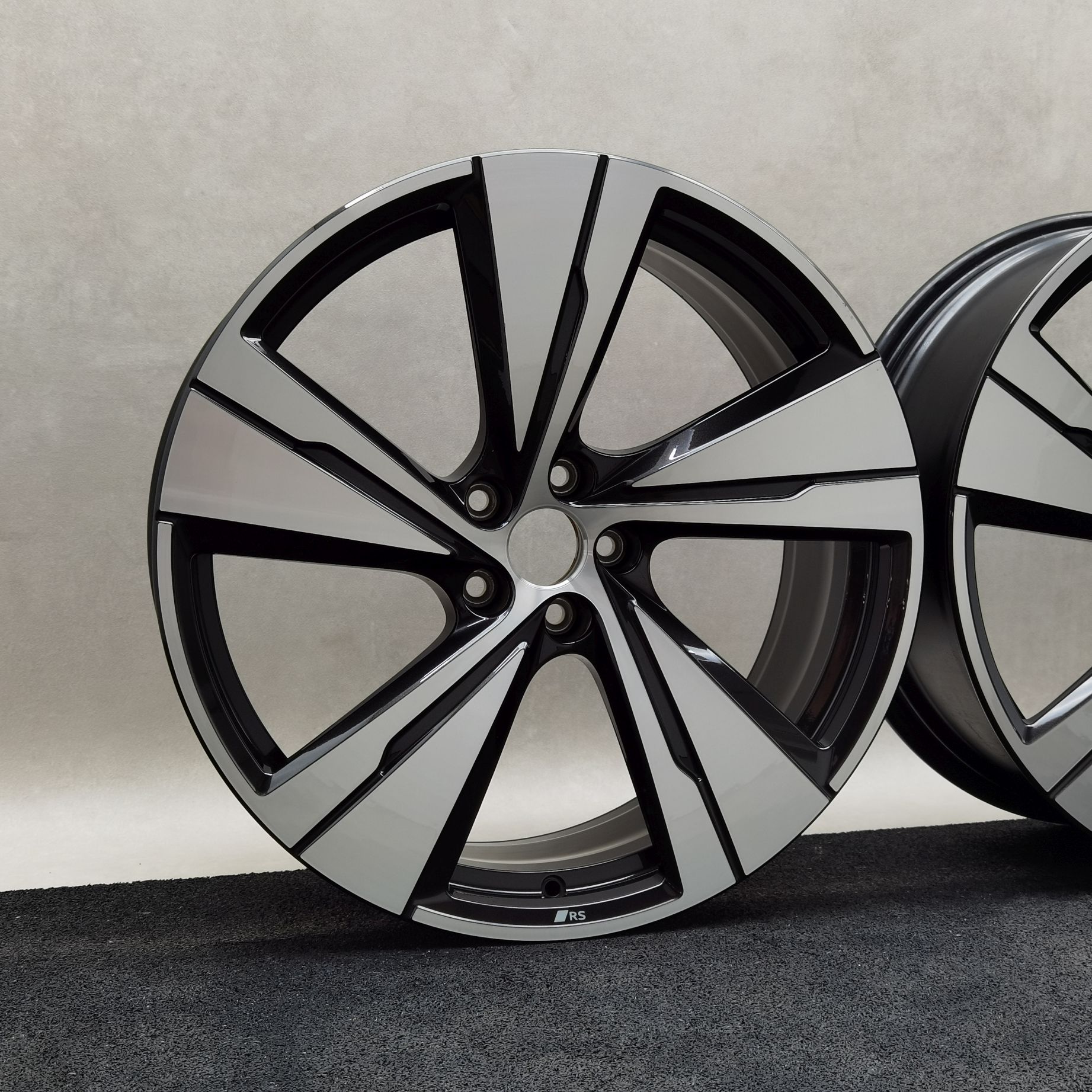 21 Zoll Audi 5-Arm-Split Schwarz metallic, glanzgedreht Alufelgen – Bild 2