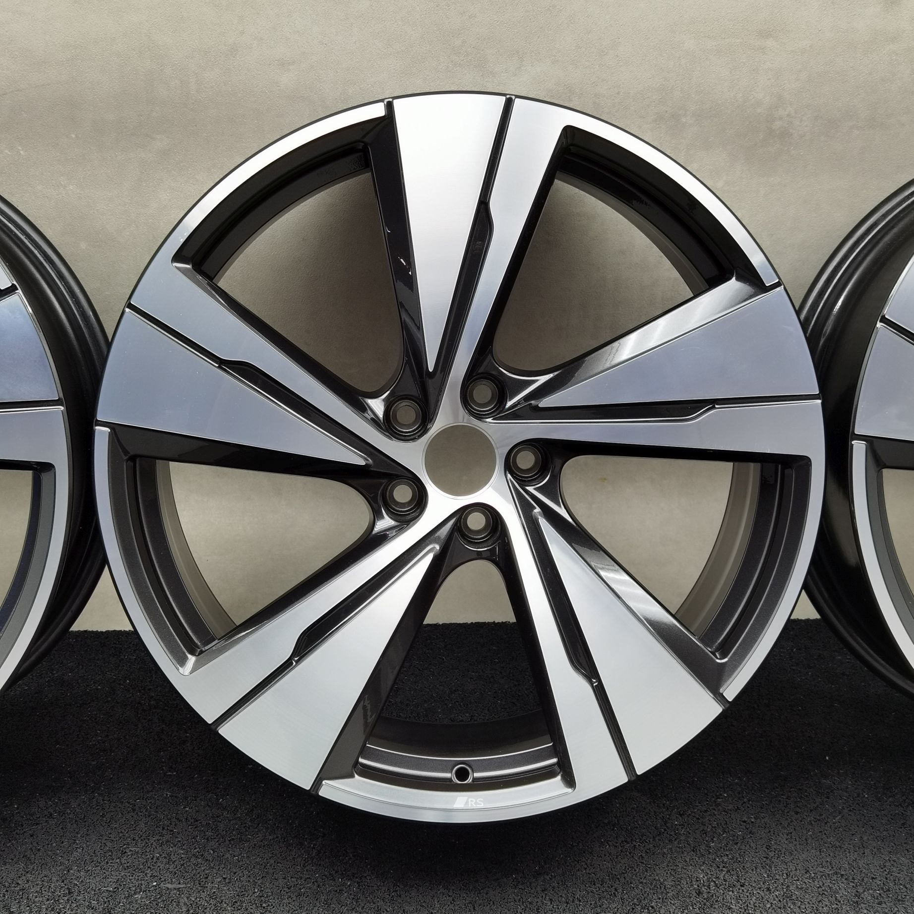 21 Zoll Audi 5-Arm-Split Schwarz metallic, glanzgedreht Alufelgen – Bild 5