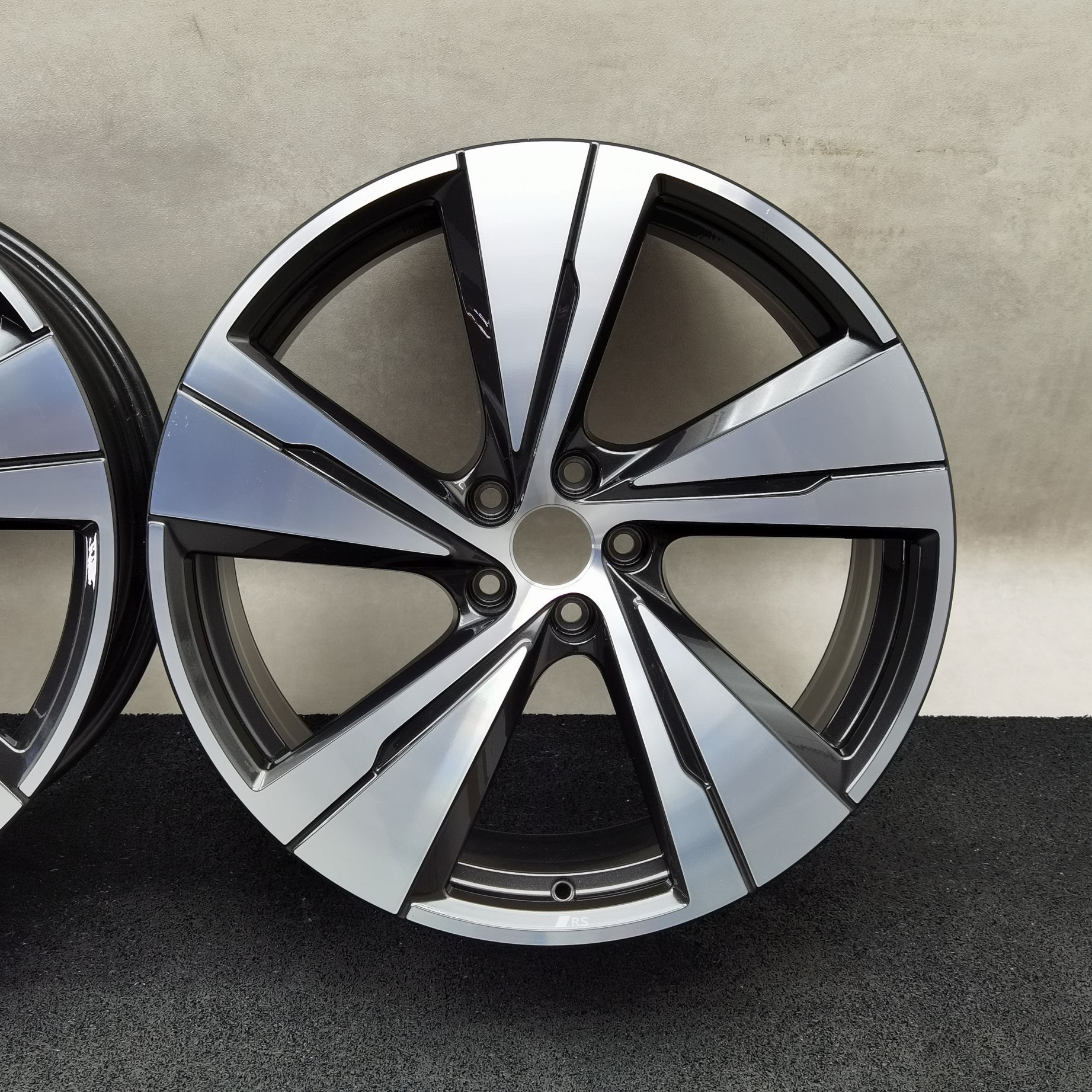 21 Zoll Audi 5-Arm-Split Schwarz metallic, glanzgedreht Alufelgen – Bild 12