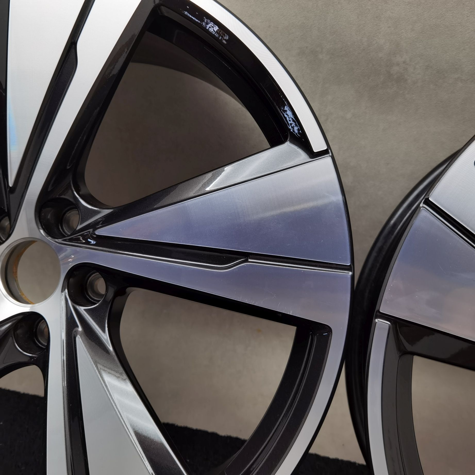 21 Zoll Audi 5-Arm-Split Schwarz metallic, glanzgedreht Alufelgen – Bild 6