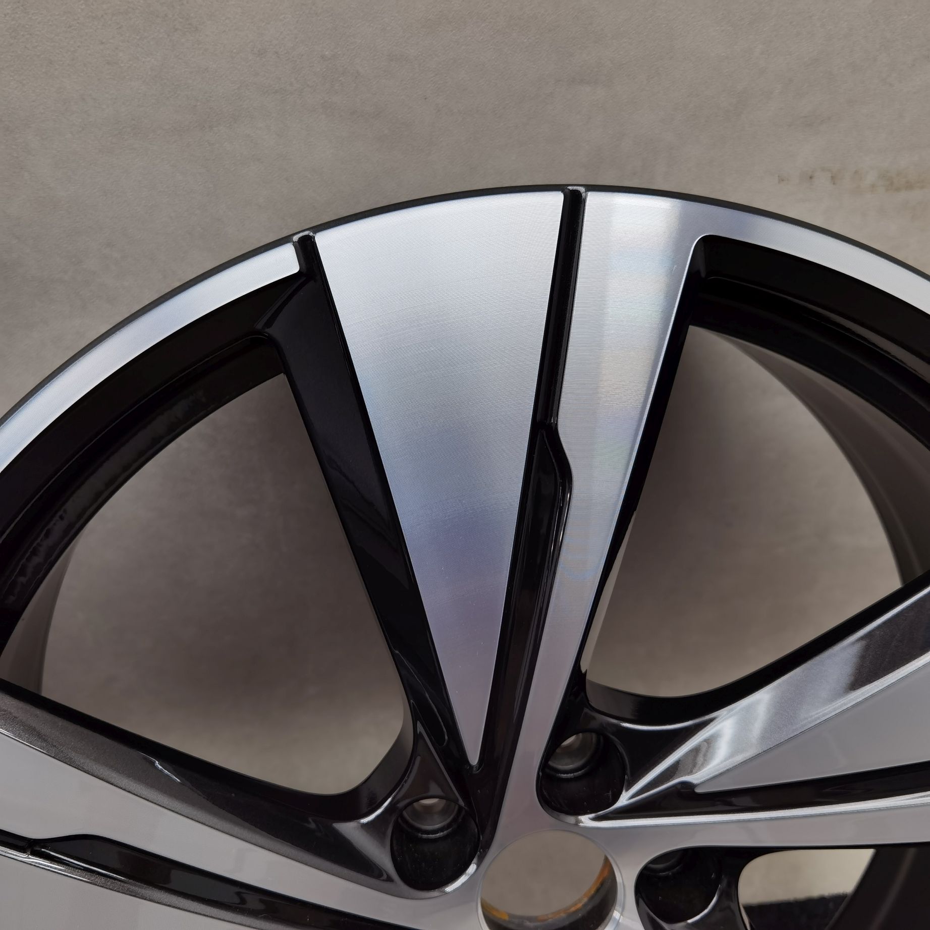21 Zoll Audi 5-Arm-Split Schwarz metallic, glanzgedreht Alufelgen – Bild 12