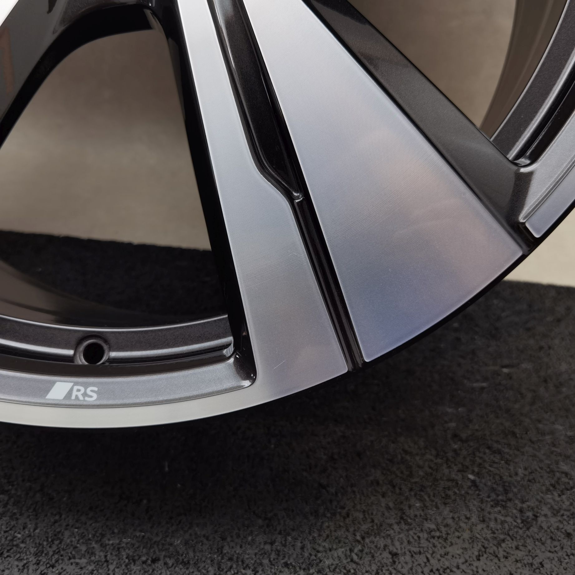 21 Zoll Audi 5-Arm-Split Schwarz metallic, glanzgedreht Alufelgen – Bild 9