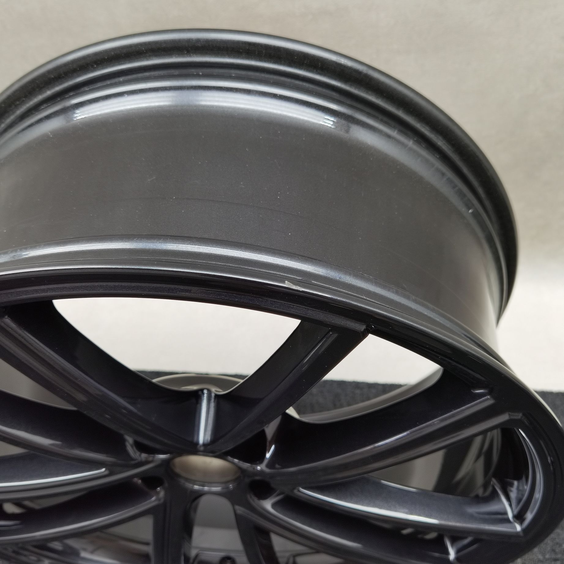 20 Zoll Audi 5-Doppelspeichen (Audi Sport) Schwarz metallic Alufelgen – Bild 8