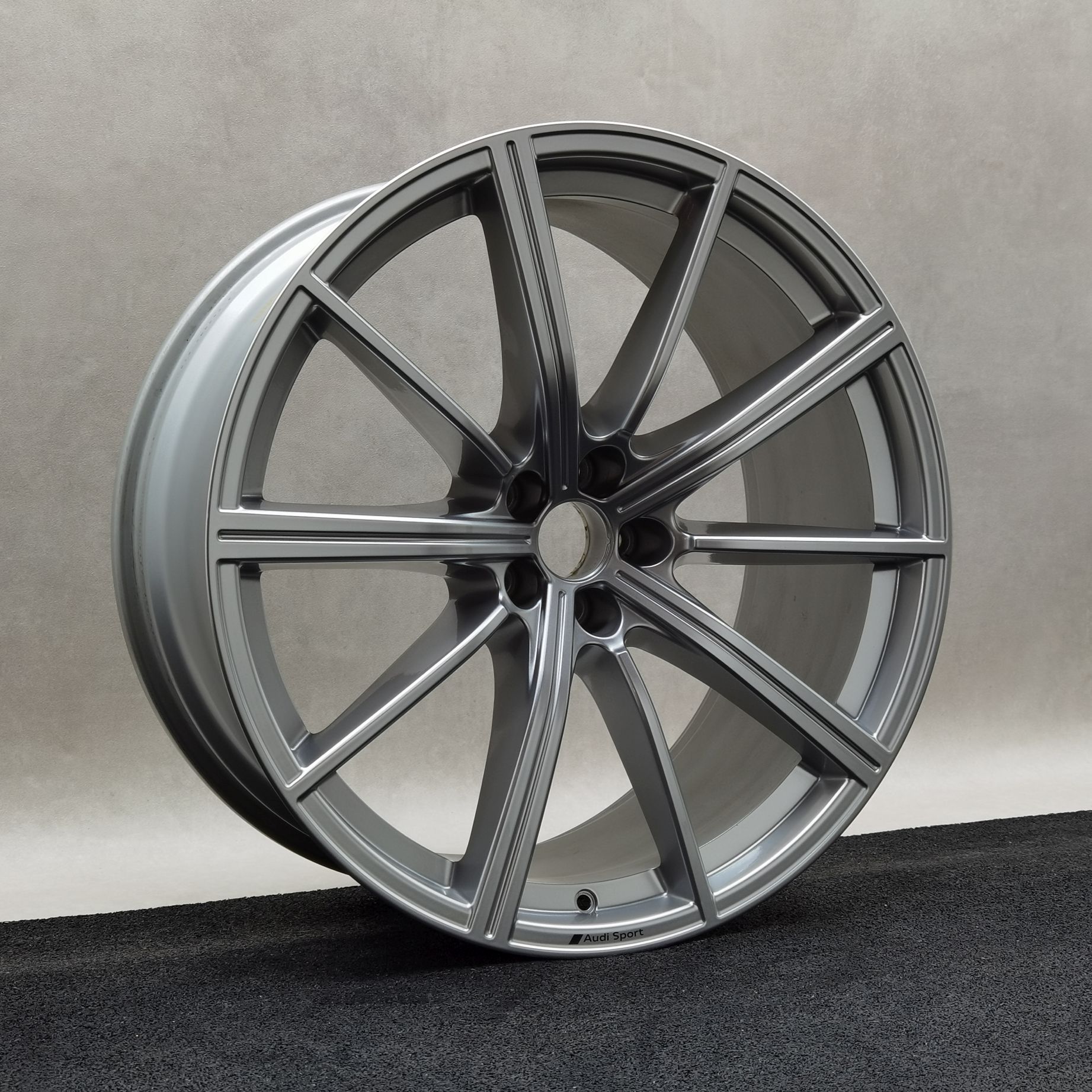 22 Zoll Audi 10-Speichen-Stern Silber Alufelge – Bild 1