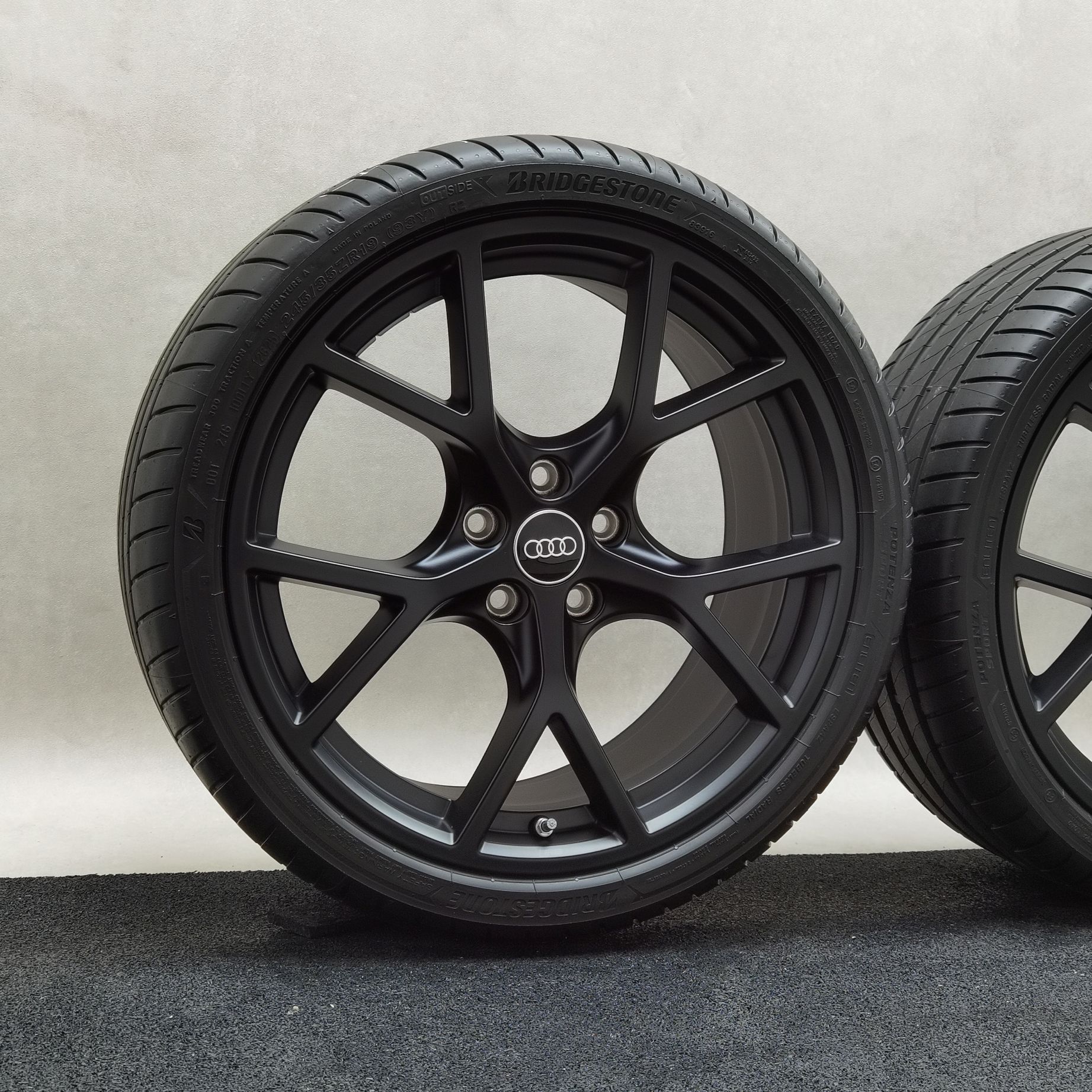 19 Zoll Audi 5-Y-Speichen Schwarz matt Sommerräder / Bridgestone Potenza Sport R2 Enliten 265/30 R19 – Bild 4
