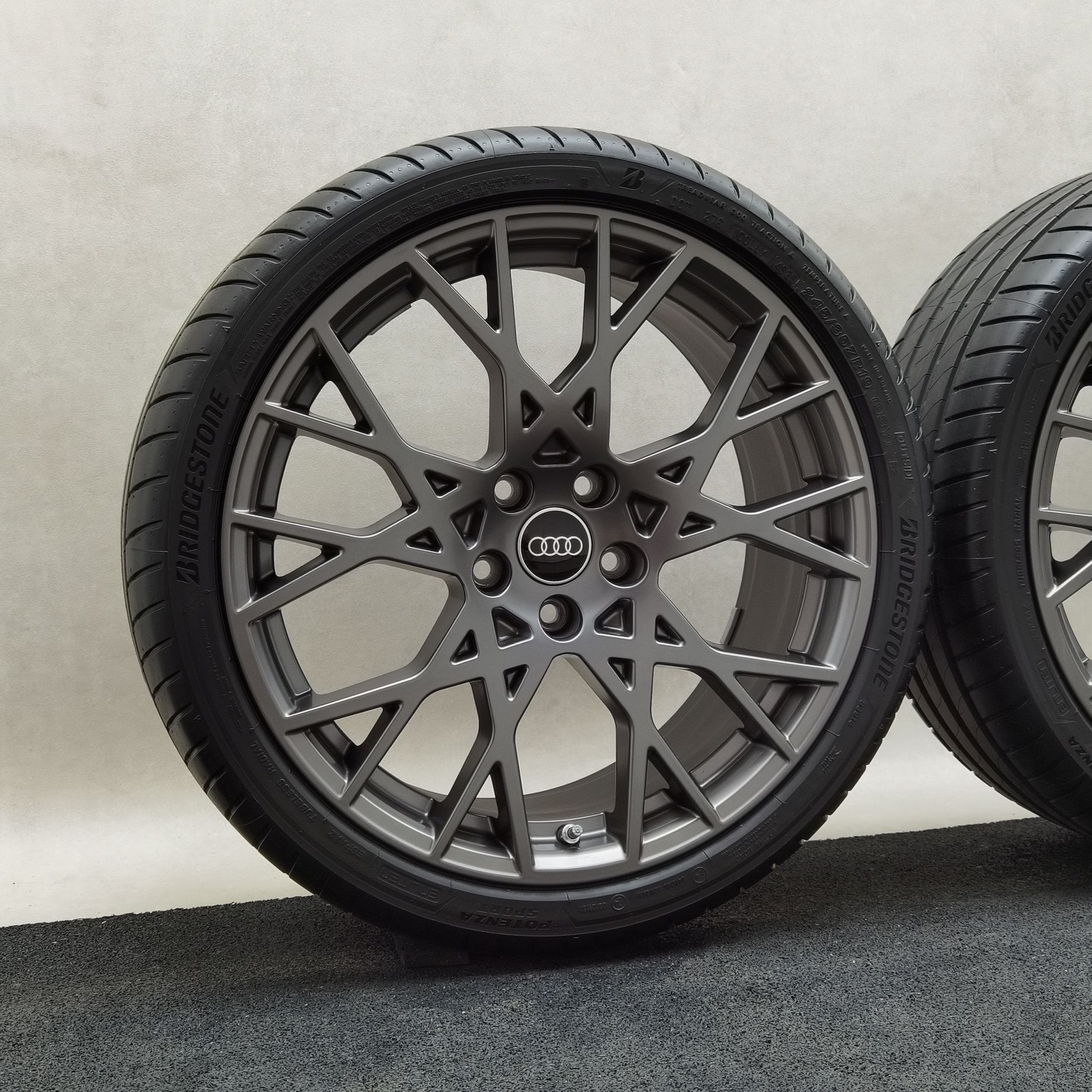 19 Zoll Audi 10-Kreuzspeichen Grau seidenmatt Sommerräder / Bridgestone Potenza Sport R2 Enliten 265/30 R19 – Bild 3