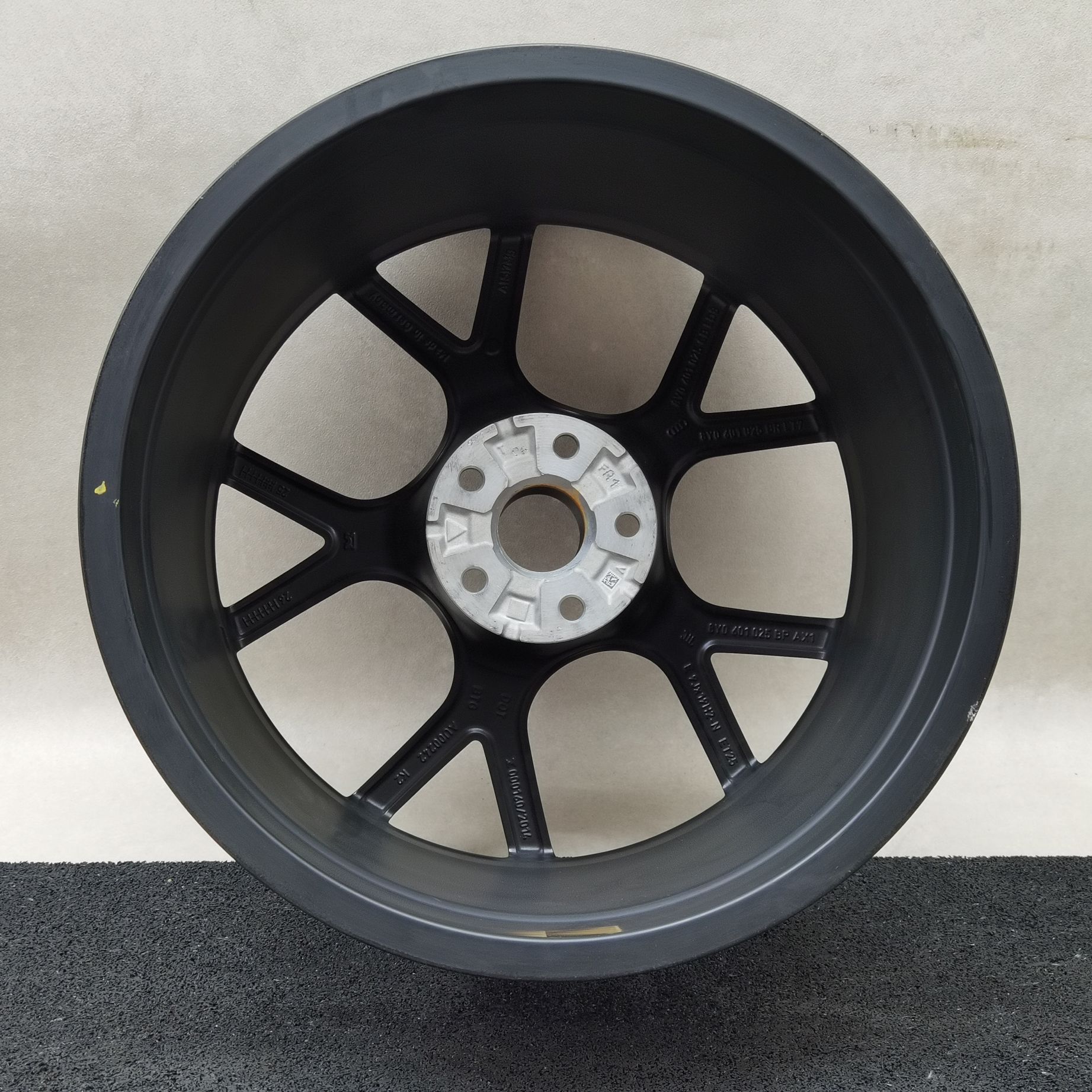 19 Zoll Audi 5-Y-Speichen Schwarz matt Alufelge – Bild 5