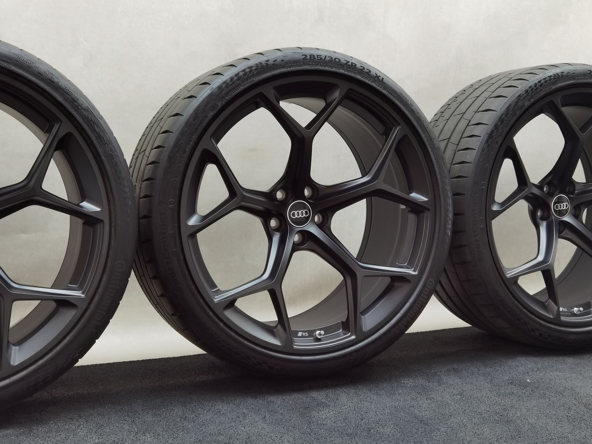 22 Zoll Audi 5-Y-Speichen Schwarz matt Sommerräder / Continental Sportcontact 7 ContiSilent AO 285/30 R22 – Bild 1