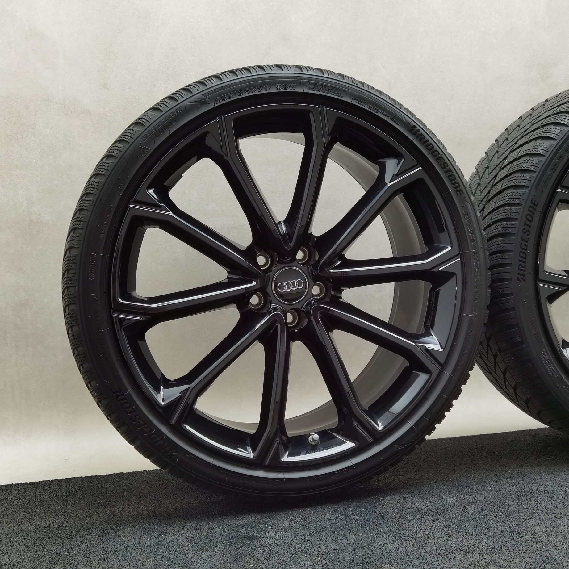 21 Zoll Audi 5-V-Speichen-Polygon Schwarz glänzend Winterräder / Bridgestone Blizzak LM005 255/35 R21 – Bild 3