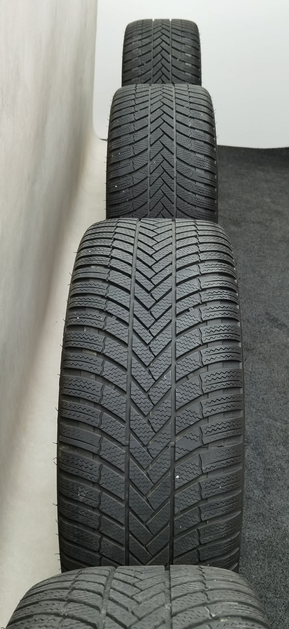 21 Zoll Audi 5-V-Speichen-Polygon Schwarz glänzend Winterräder / Bridgestone Blizzak LM005 255/35 R21 – Bild 2