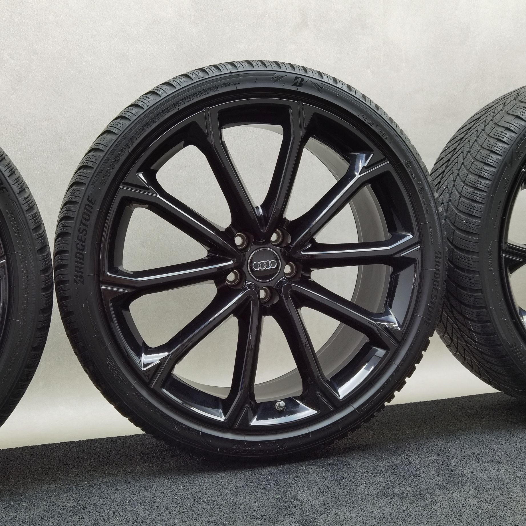 21 Zoll Audi 5-V-Speichen-Polygon Schwarz glänzend Winterräder / Bridgestone Blizzak LM005 255/35 R21 – Bild 5