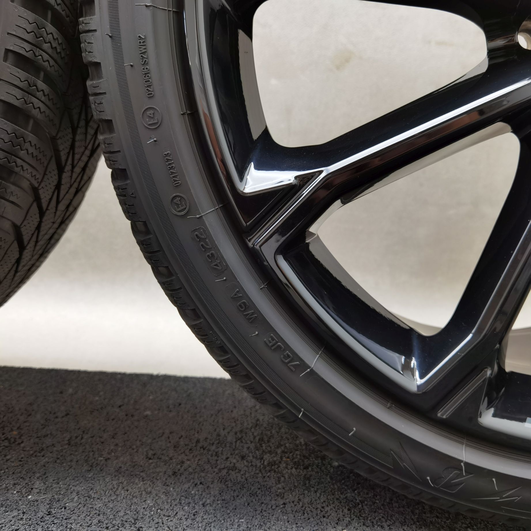 21 Zoll Audi 5-V-Speichen-Polygon Schwarz glänzend Winterräder / Bridgestone Blizzak LM005 255/35 R21 – Bild 10