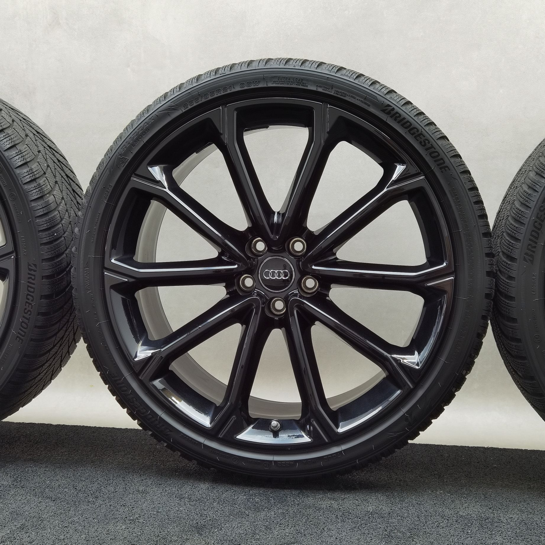 21 Zoll Audi 5-V-Speichen-Polygon Schwarz glänzend Winterräder / Bridgestone Blizzak LM005 255/35 R21 – Bild 6