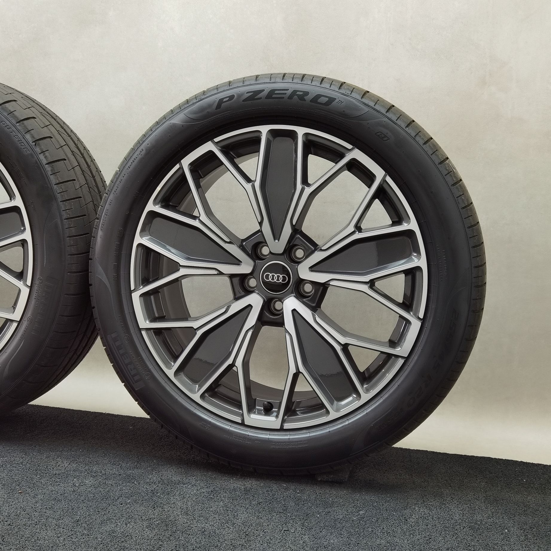 20 Zoll Audi 5-Doppel-Y-Speichen Graphitgrau, glanzgedreht Sommerräder / Pirelli P-Zero (PZ4) R1 255/45 R20 – Bild 6