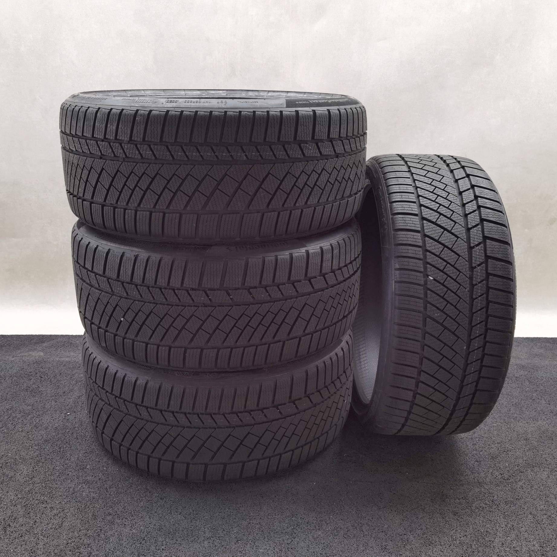 Continental ContiWinterContact TS 830 P 245/30 R20 Winterreifen – Bild 1
