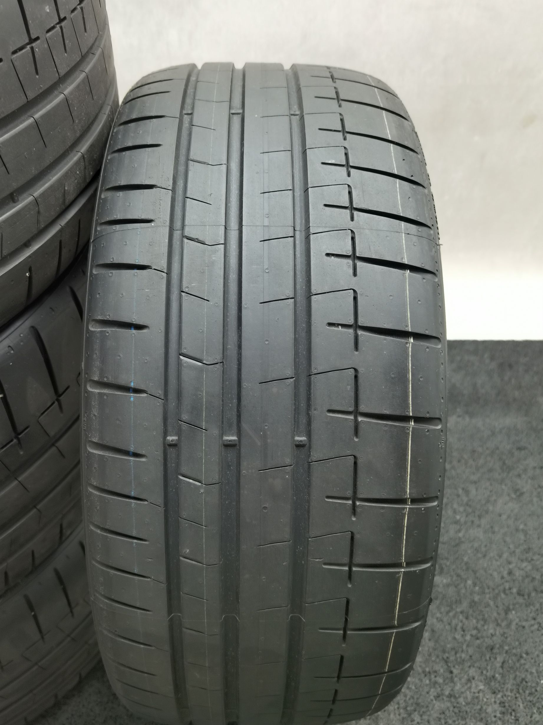 Pirelli P-Zero R (R1) 265/30 R19 Sommerreifen – Bild 3