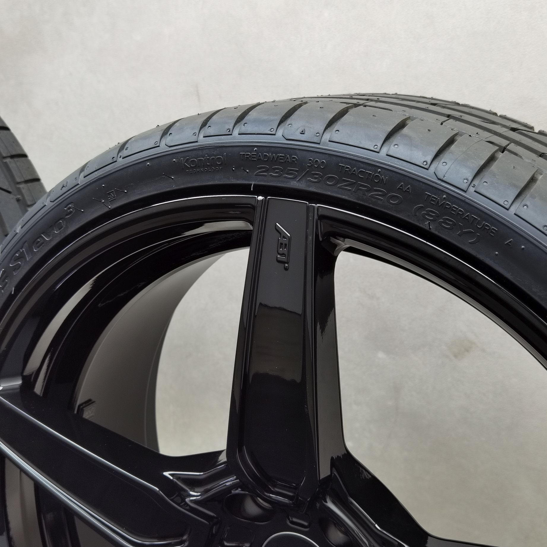 20 Zoll ABT Sportsline Prime Glossy black Sommerräder / Hankook Ventus S1 evo3 (K127) 235/30 R20 – Bild 17