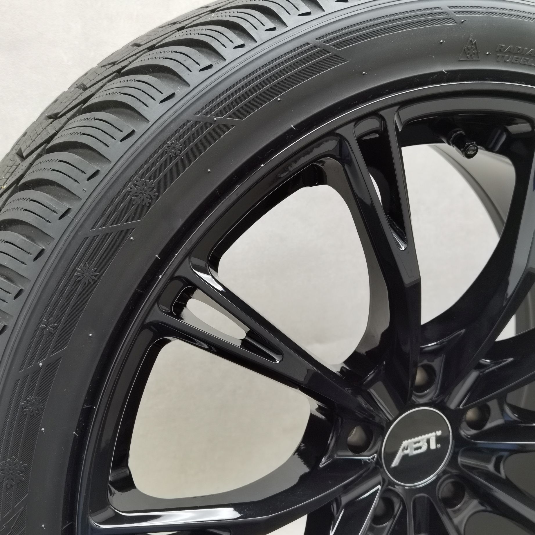 20 Zoll ABT Sportsline GR20 Glossy black Winterräder / Hankook Winter i*cept evo3 (W330) 255/40 R20 – Bild 4