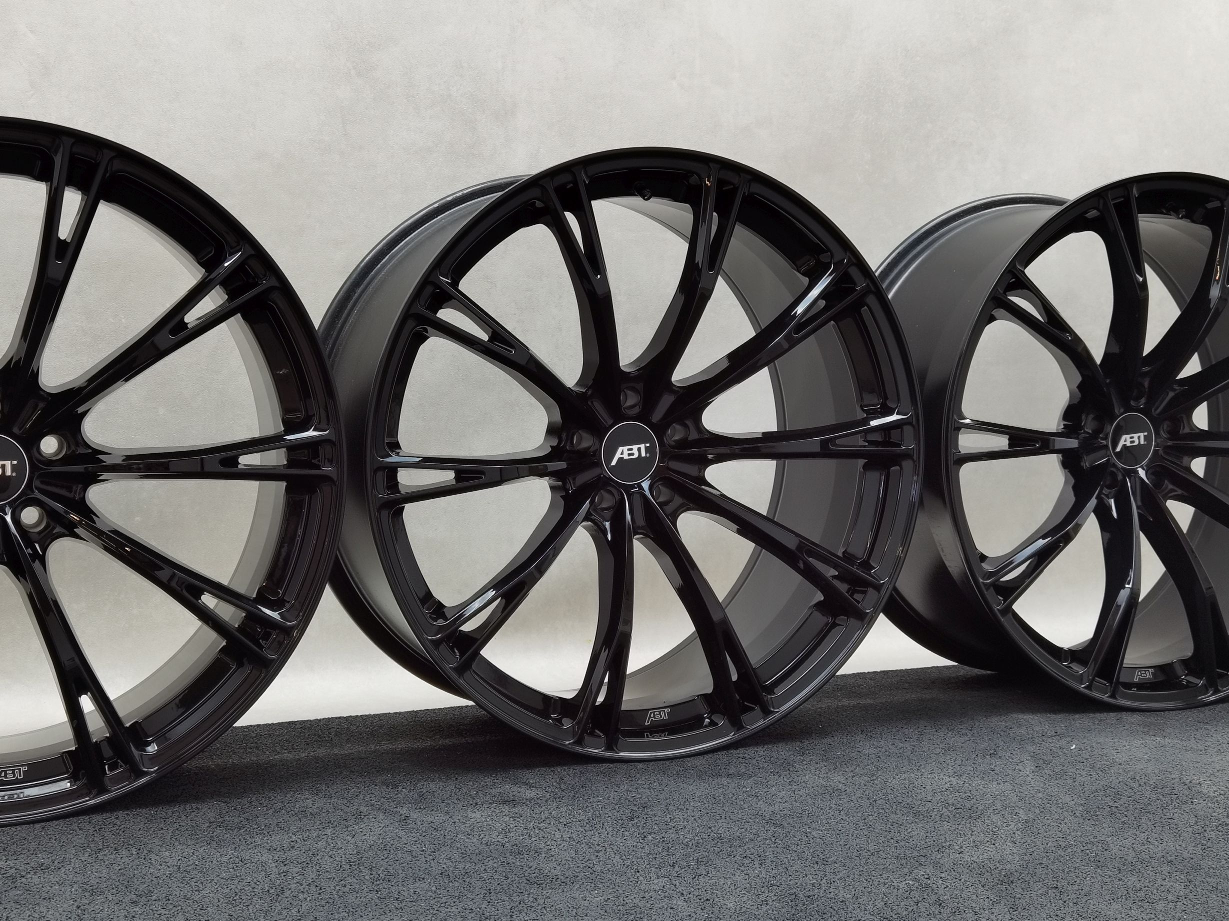 22 Zoll ABT Sportsline GR22 Glossy black Alufelgen